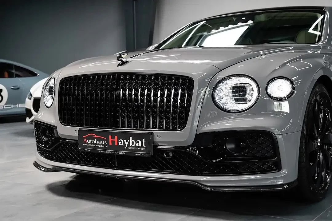 Bentley Flying Spur Hybrid Mulliner - Thumbnail 4