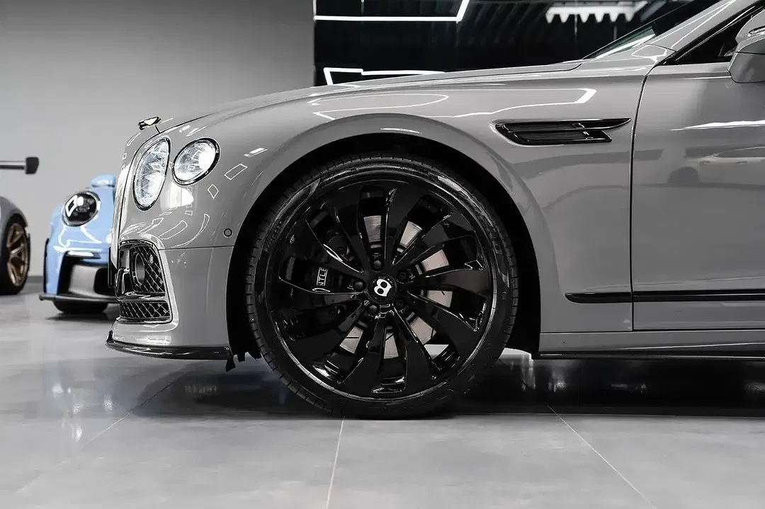 Bentley Flying Spur Hybrid Mulliner - Thumbnail 7