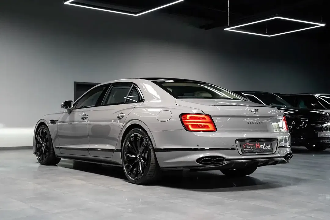 Bentley Flying Spur Hybrid Mulliner - Thumbnail 8