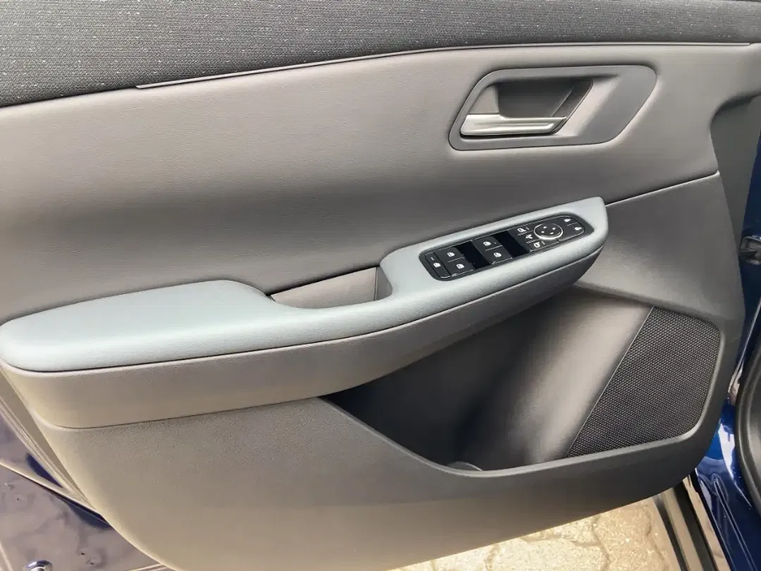 Nissan Leaf Evolve - Thumbnail 12