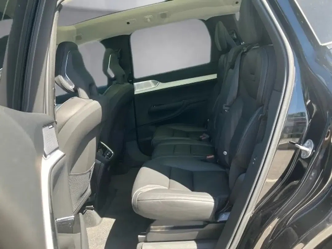 Volvo EX90 - Thumbnail 10