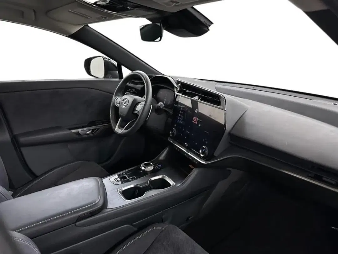 Lexus RZ - Thumbnail 6