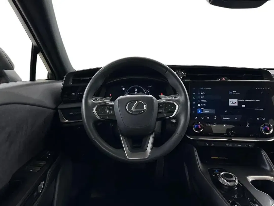 Lexus RZ - Thumbnail 8