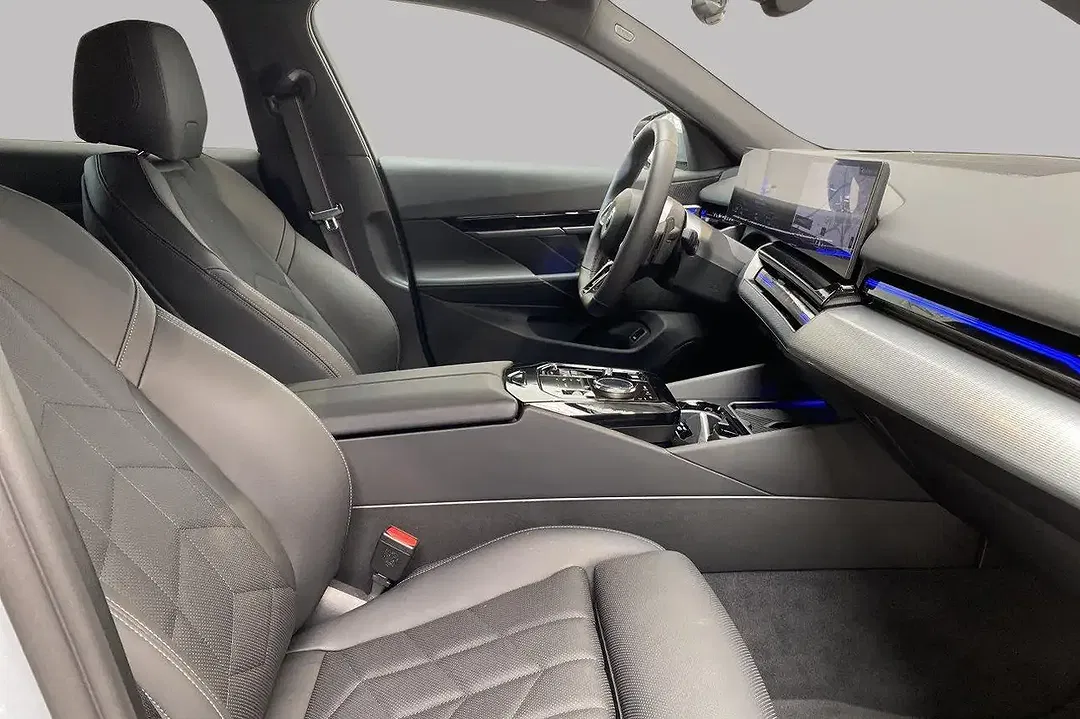 BMW 530 xDrive M Sport Pro - Thumbnail 8
