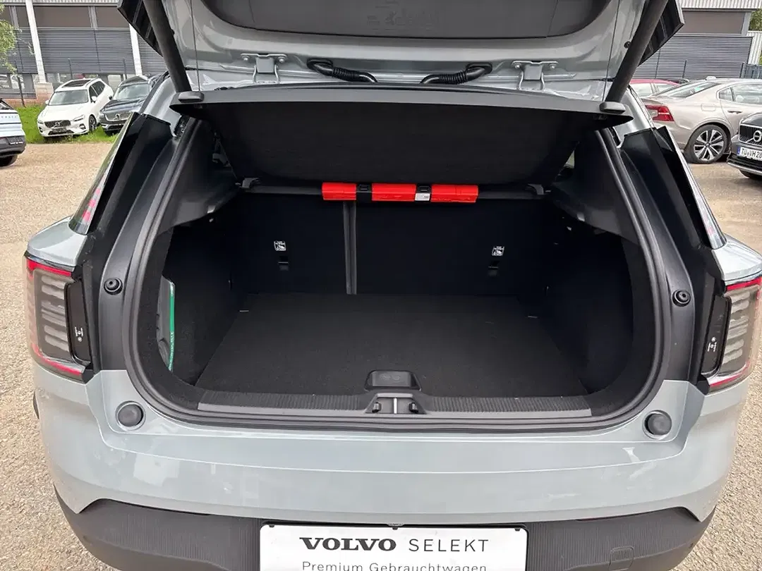 Volvo EX30 AWD Twin Motor Performance Cross Country Ultra - Thumbnail 11