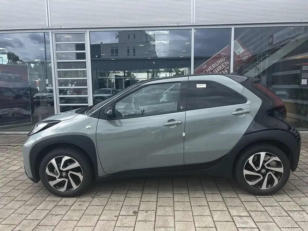 Toyota Aygo X Teamplayer - Thumbnail 3