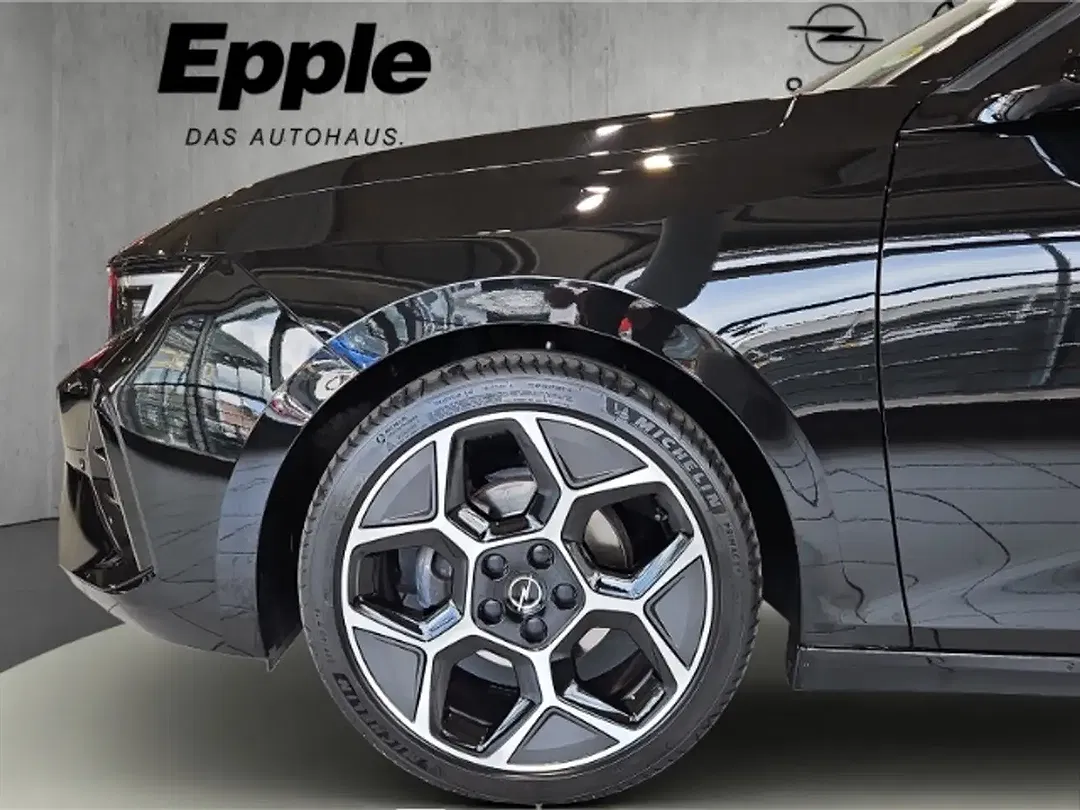 Opel Astra Ultimate - Thumbnail 4
