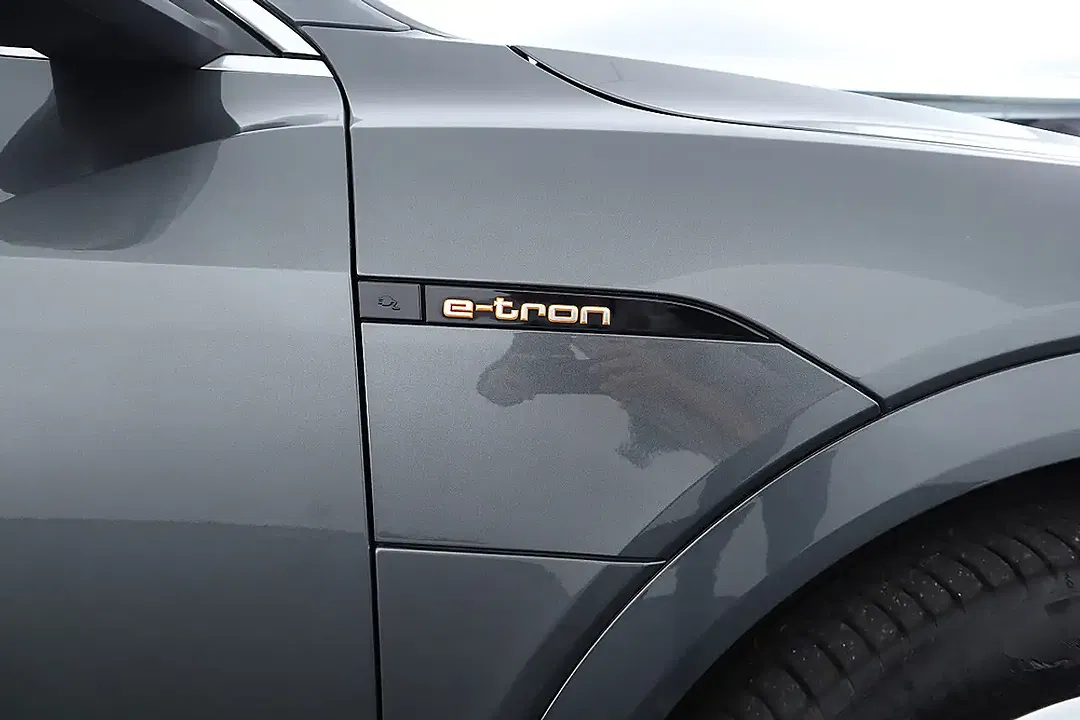 Audi e-tron 55 quattro S line - Thumbnail 17