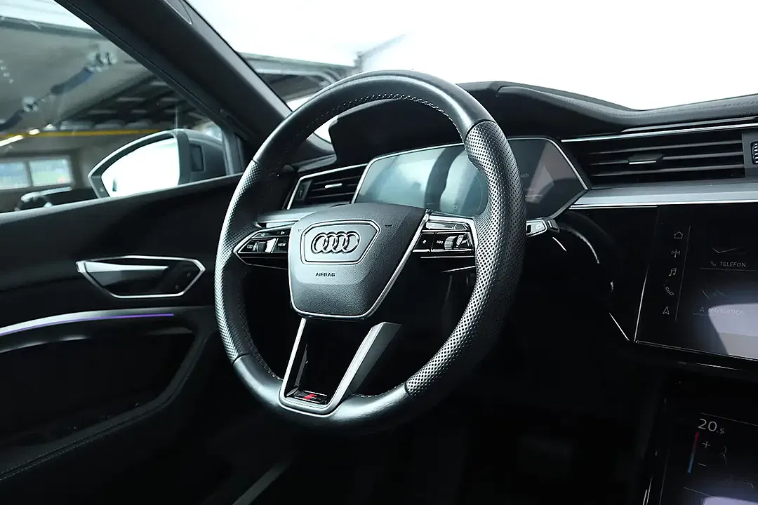 Audi e-tron 55 quattro S line - Thumbnail 21