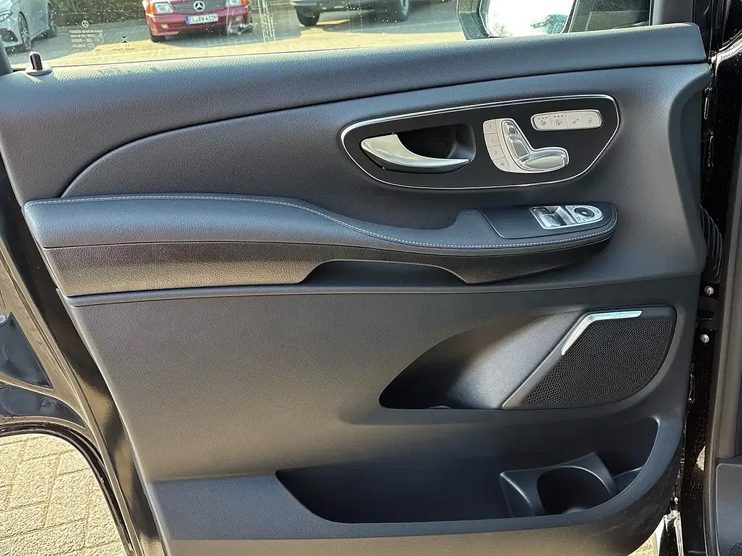Mercedes-Benz V 300 4x4 AMG AIRMATIC Avantgarde - foto 14