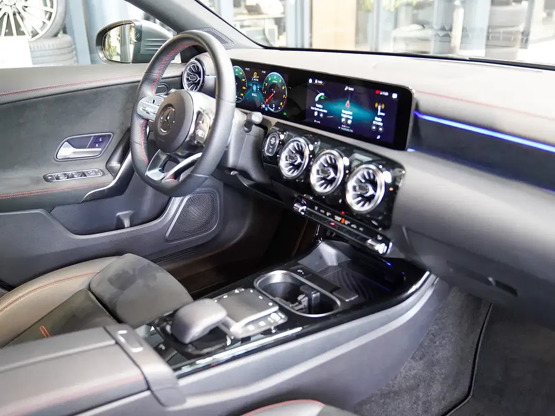 Mercedes-Benz CLA 180 AMG Line - Thumbnail 10