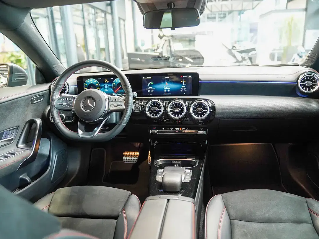 Mercedes-Benz CLA 180 AMG Line - Thumbnail 13
