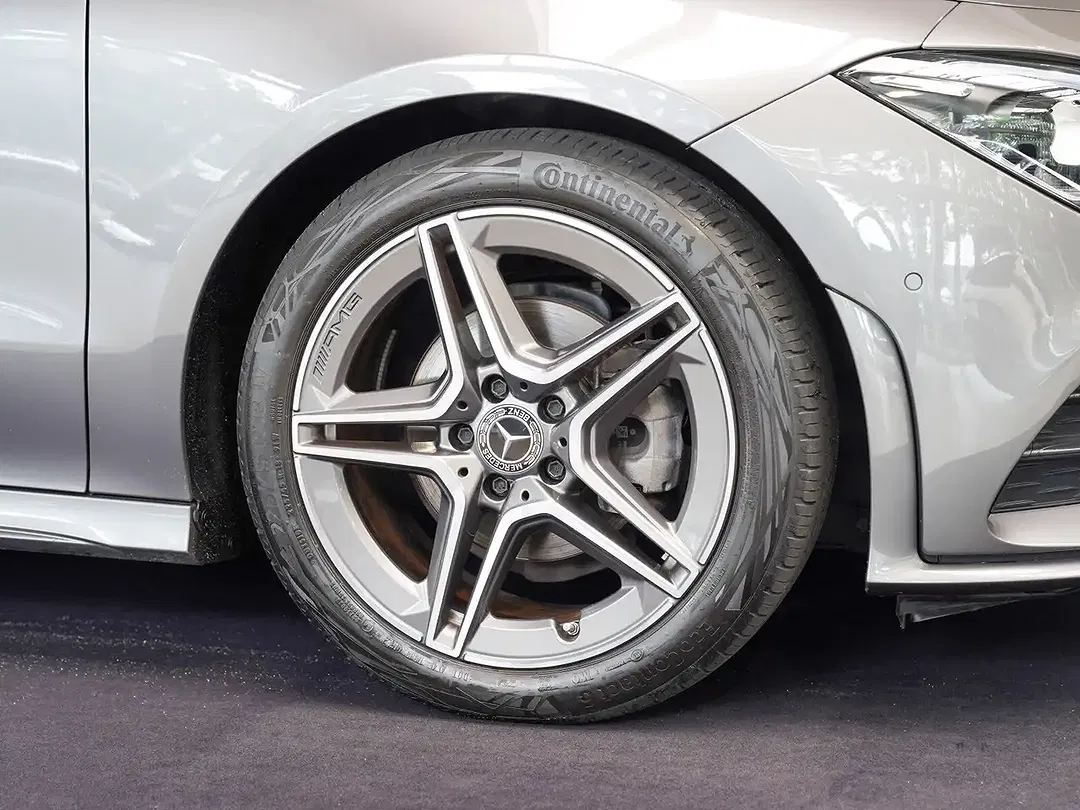 Mercedes-Benz CLA 180 AMG Line - Thumbnail 2