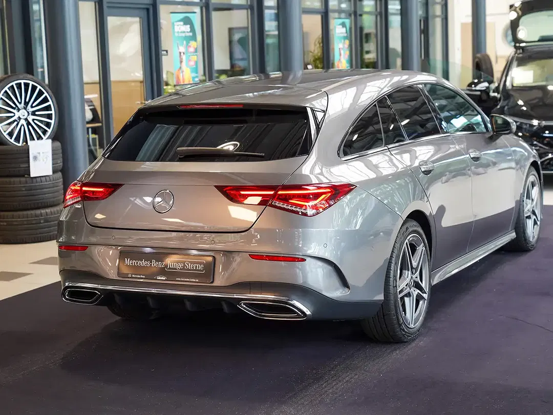 Mercedes-Benz CLA 180 AMG Line - Thumbnail 3