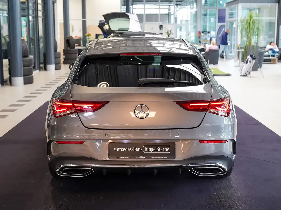 Mercedes-Benz CLA 180 AMG Line - Thumbnail 4