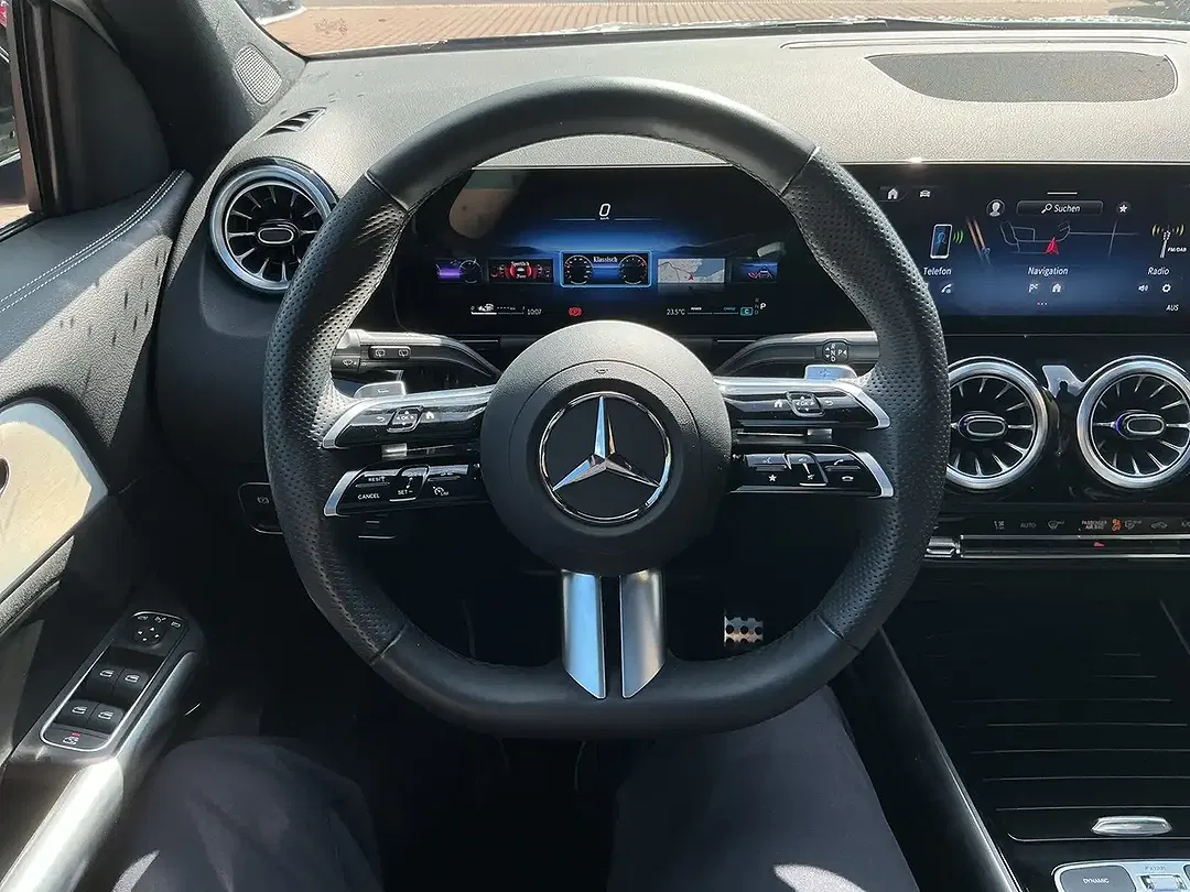 Mercedes-Benz GLA 200 AMG - Thumbnail 12