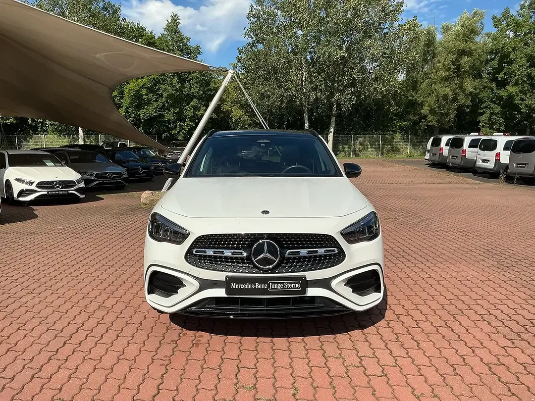 Mercedes-Benz GLA 200 AMG - foto 1