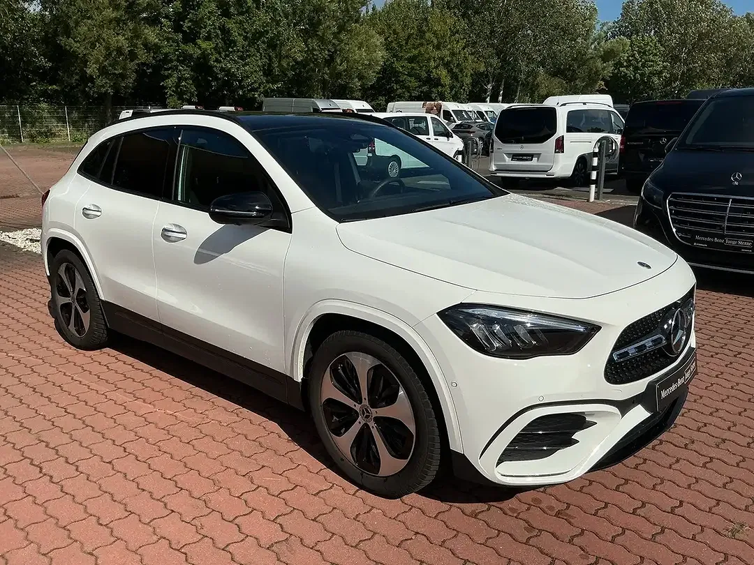 Mercedes-Benz GLA 200 AMG - foto 2