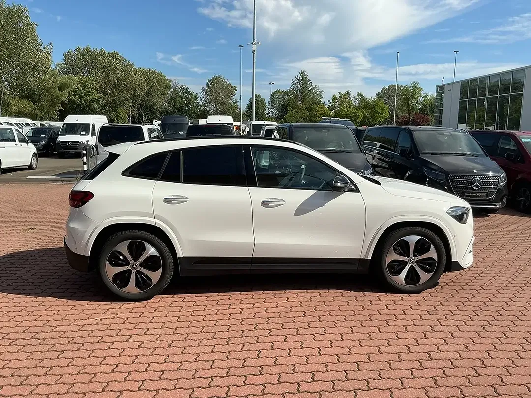 Mercedes-Benz GLA 200 AMG - Thumbnail 7