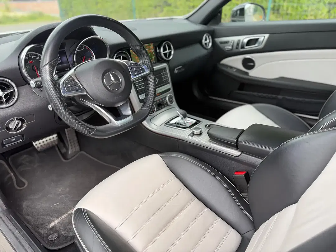 Mercedes-Benz SLC 43 AMG - Thumbnail 13