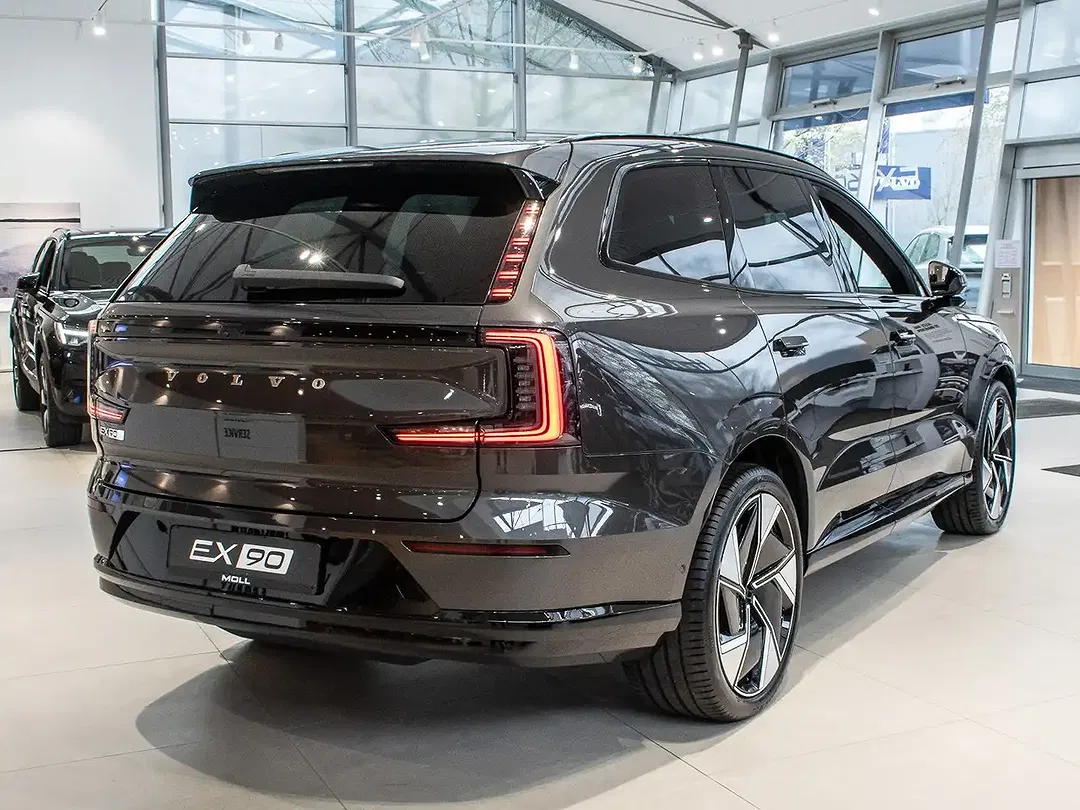 Volvo EX90 EV Performance Ultra - Thumbnail 3