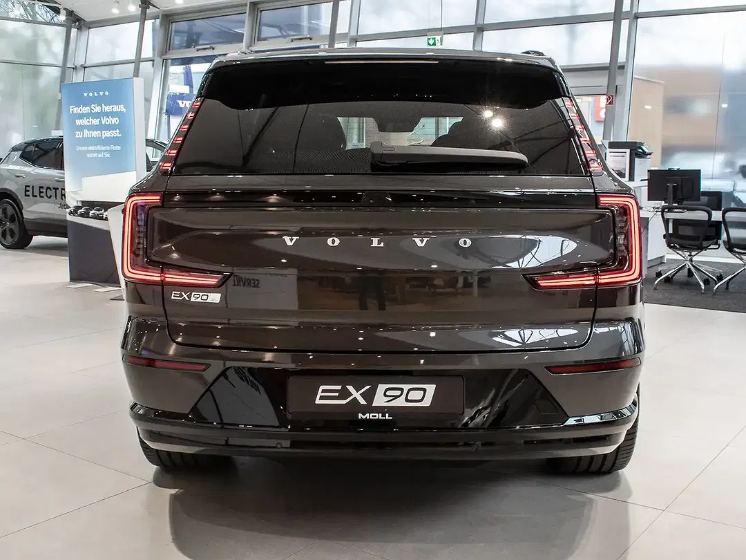 Volvo EX90 EV Performance Ultra - Thumbnail 6