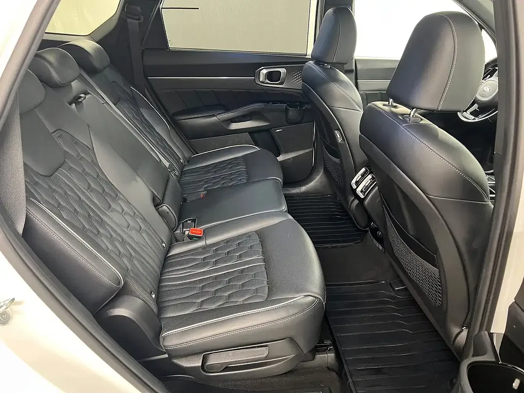 Kia Sorento 1.6 PHEV 4WD Platinum - Thumbnail 13