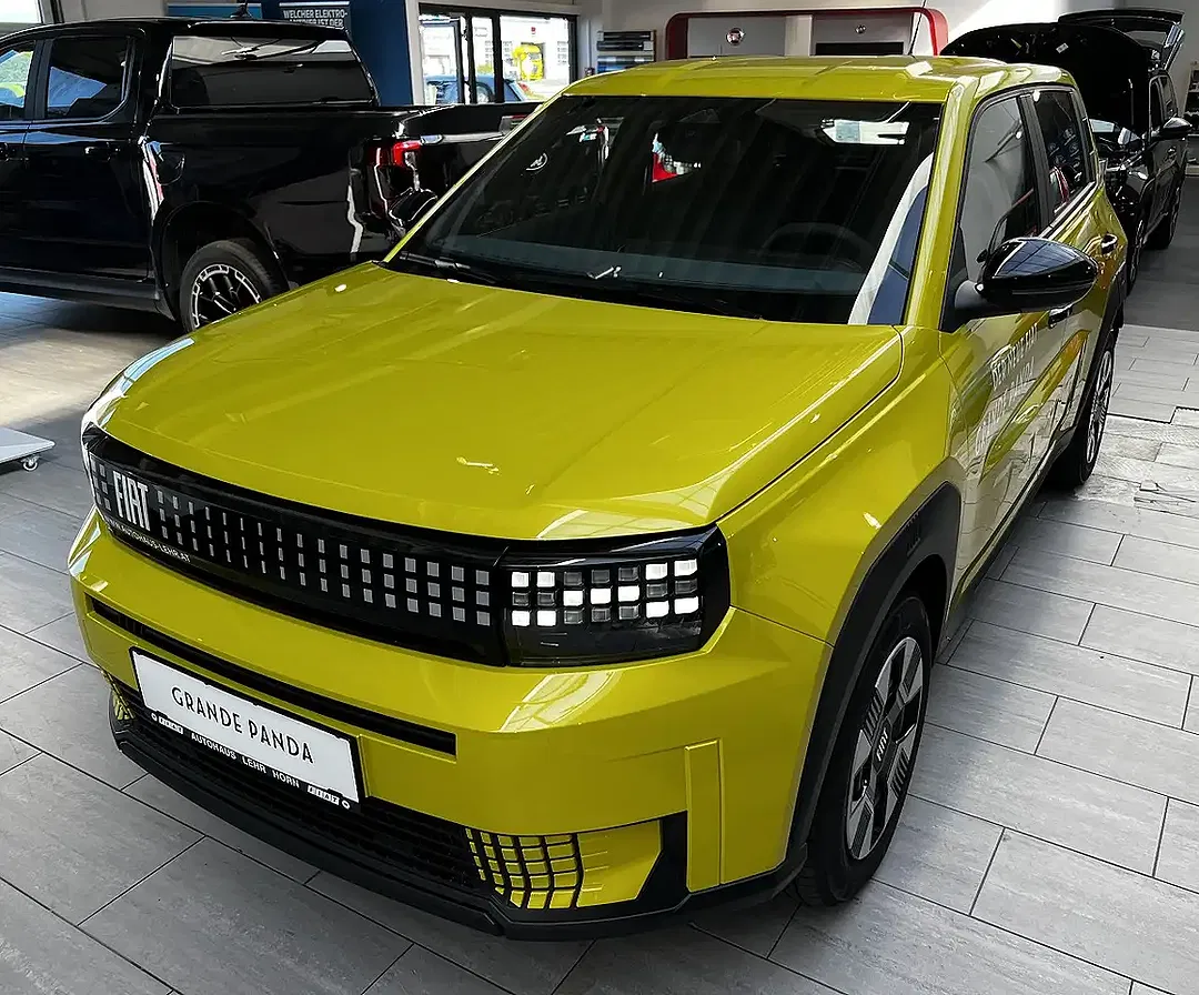 Fiat Grande Panda Hybrid MHEV Icon - Thumbnail 3