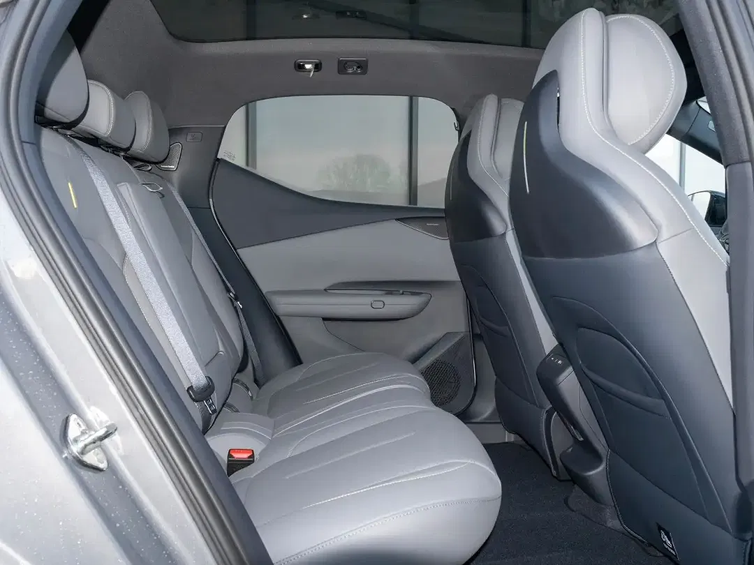 Lynk & Co 02 - Thumbnail 4