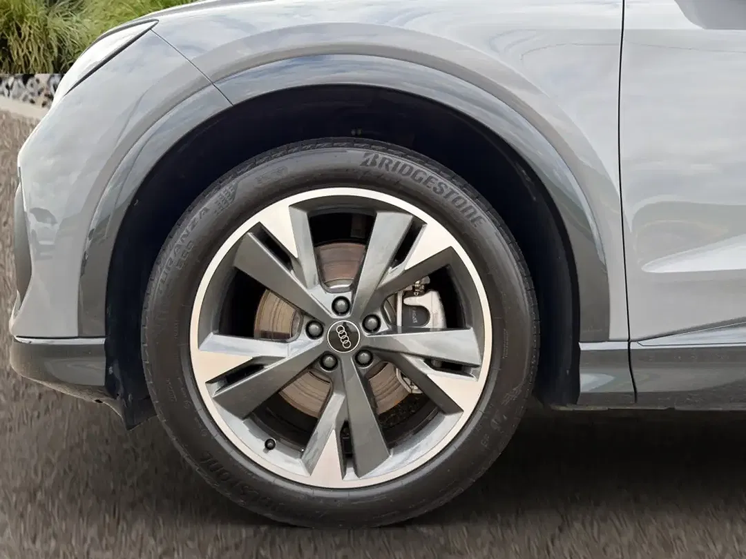 Audi Q4 e-tron 45 - Thumbnail 10