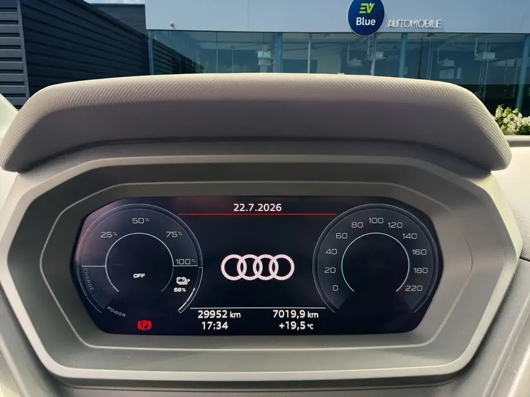 Audi Q4 e-tron 45 - Thumbnail 13