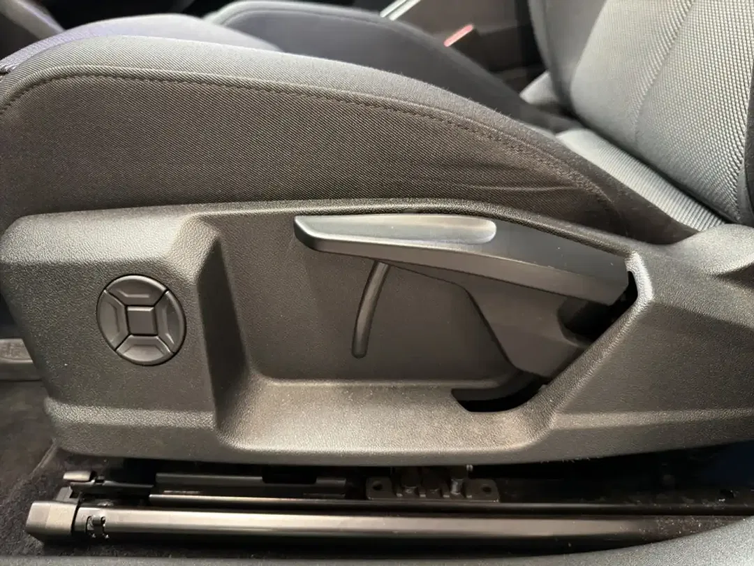 Audi Q4 e-tron 45 - Thumbnail 22