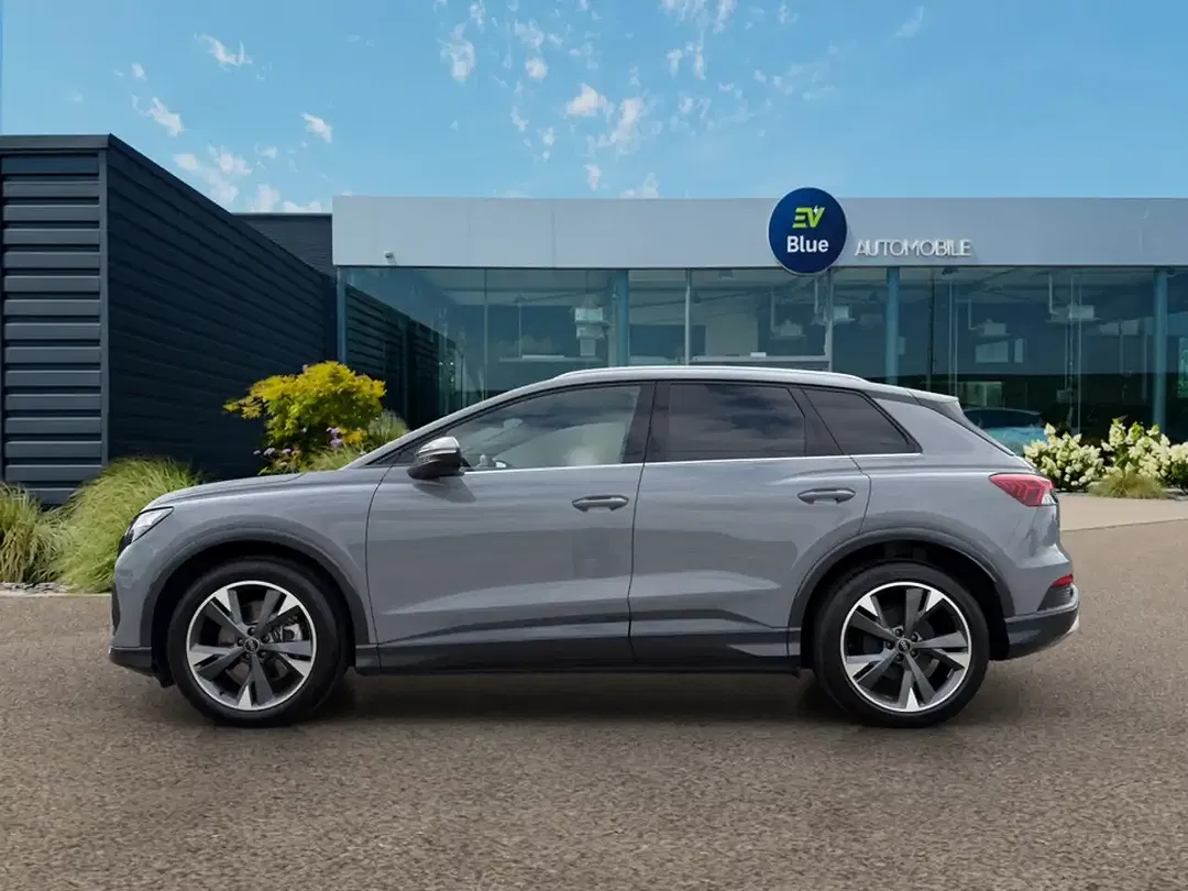 Audi Q4 e-tron 45 - Thumbnail 3