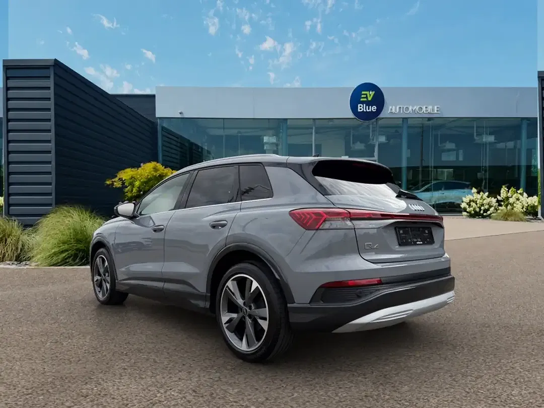 Audi Q4 e-tron 45 - Thumbnail 4