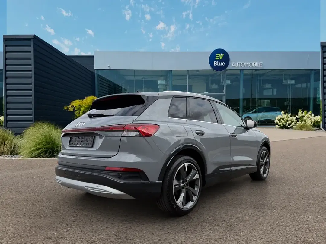 Audi Q4 e-tron 45 - Thumbnail 6