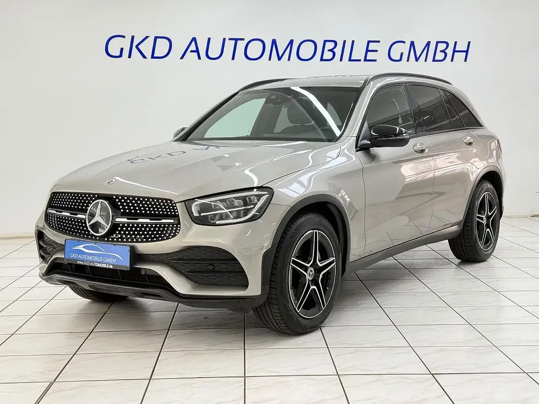 Mercedes-Benz GLC 220 4MATIC AMG Line Night - Thumbnail 1