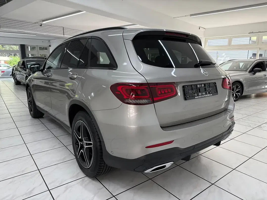 Mercedes-Benz GLC 220 4MATIC AMG Line Night - Thumbnail 2