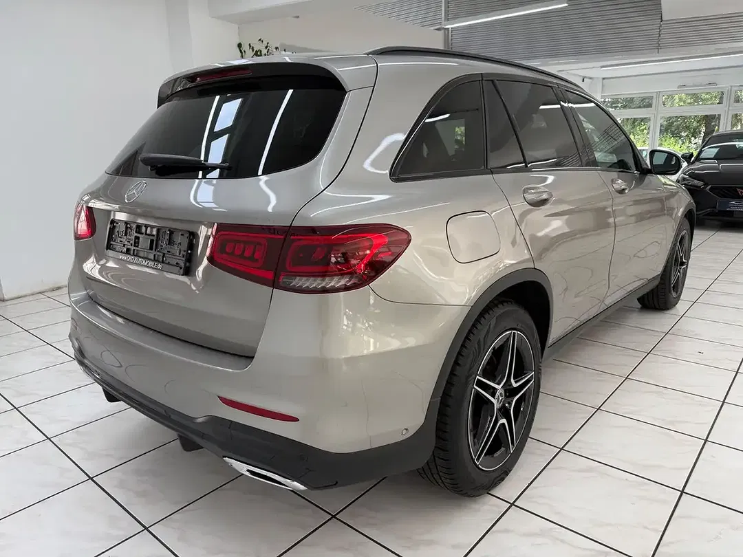 Mercedes-Benz GLC 220 4MATIC AMG Line Night - Thumbnail 3