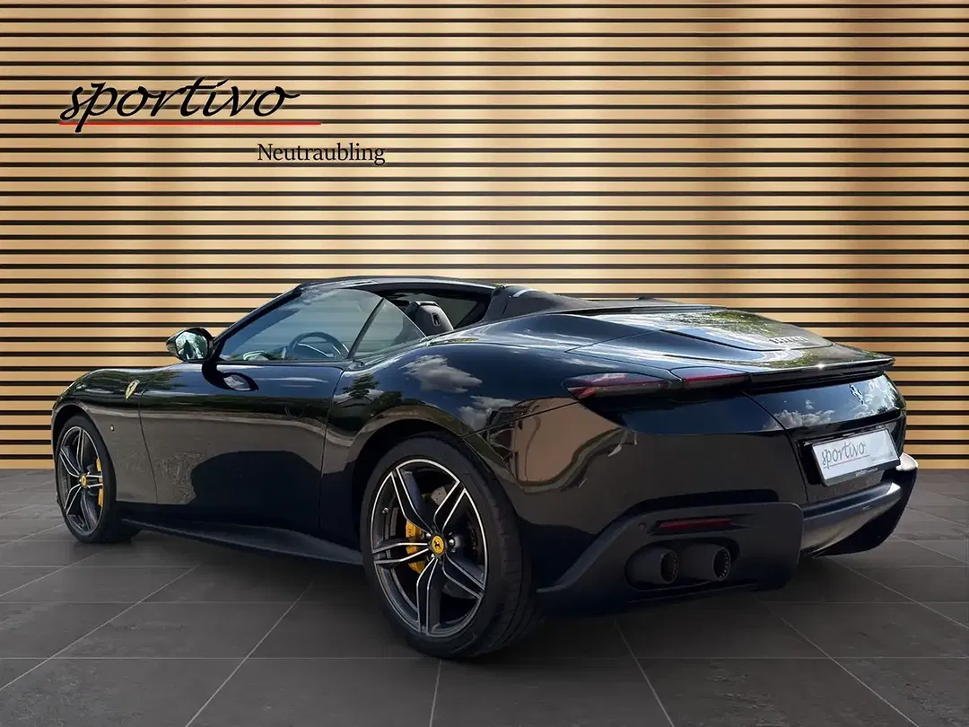 Ferrari Roma Spider - Thumbnail 3
