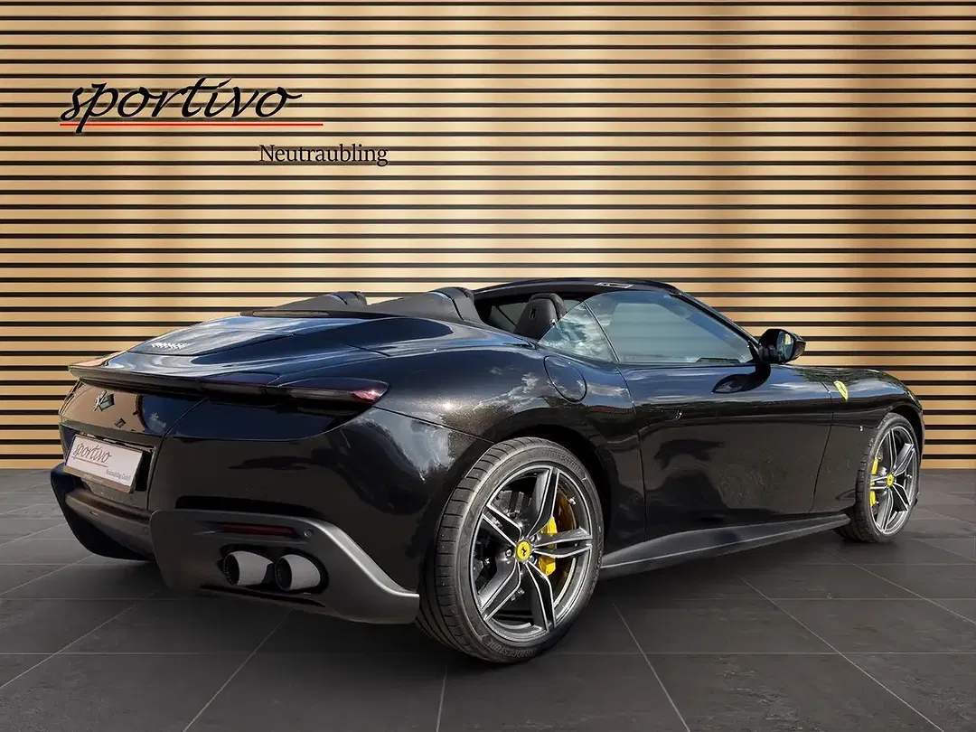 Ferrari Roma Spider - Thumbnail 5