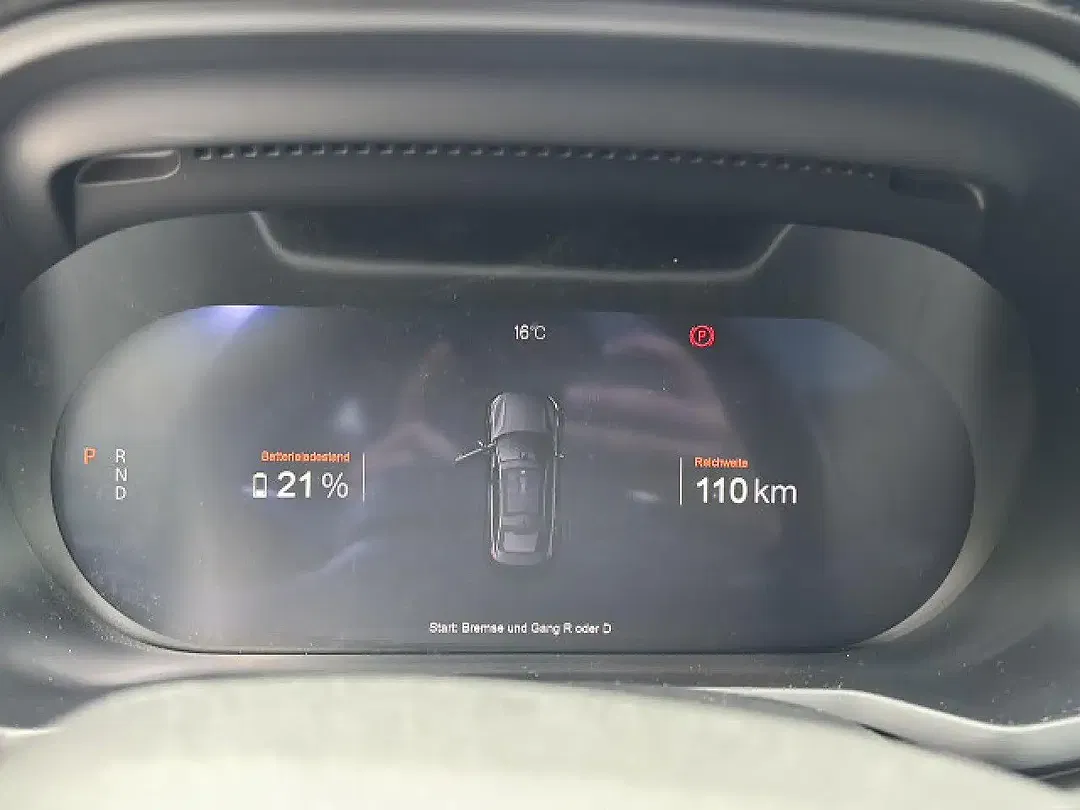 Polestar 2 Long Range - Thumbnail 3