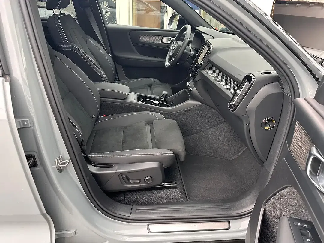 Volvo EX40 Ultra Black Edition - Thumbnail 13