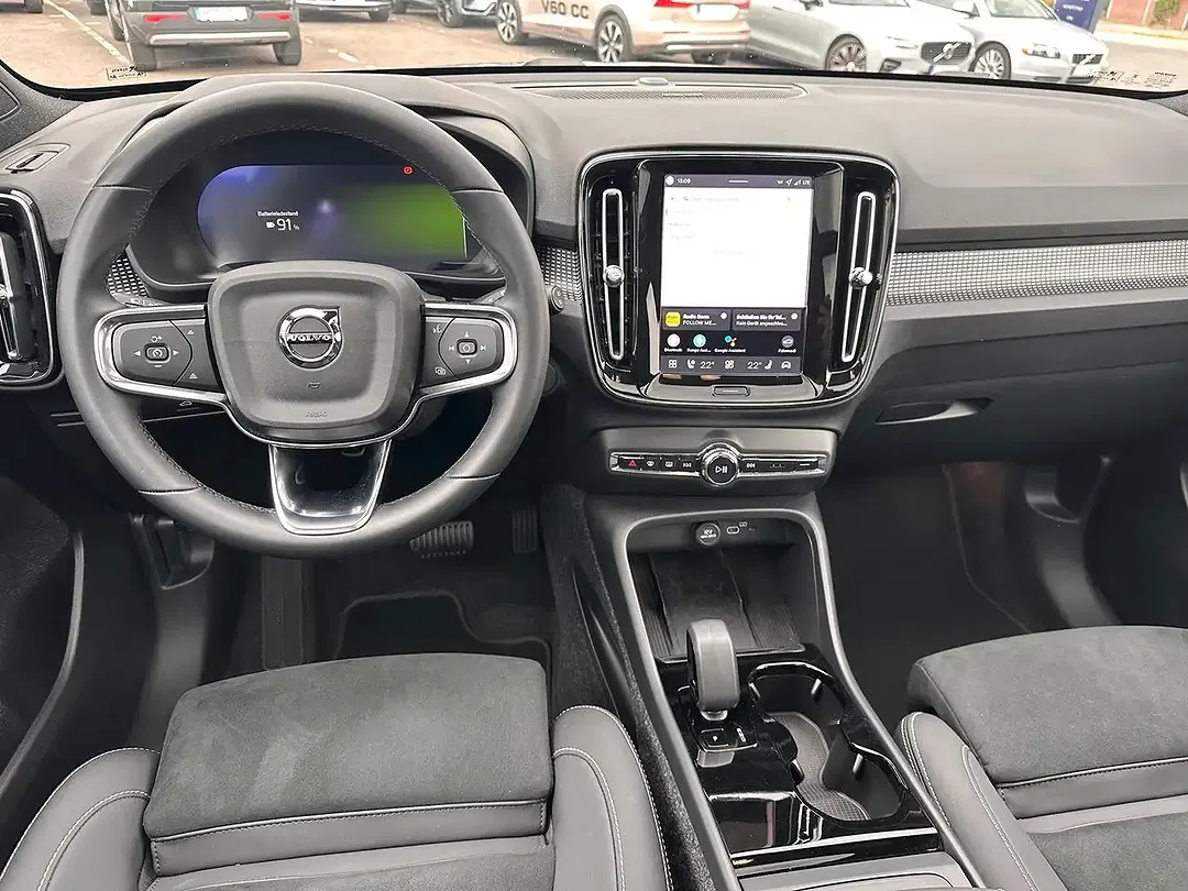 Volvo EX40 Ultra Black Edition - Thumbnail 14