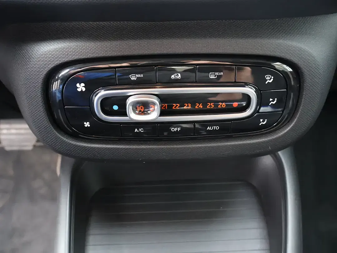 smart forTwo - Thumbnail 12