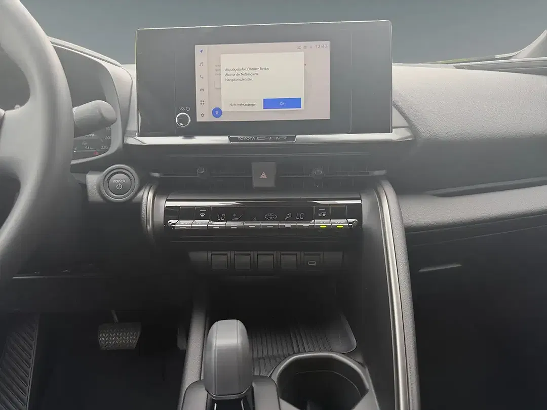 Toyota C-HR Hybrid - Thumbnail 11