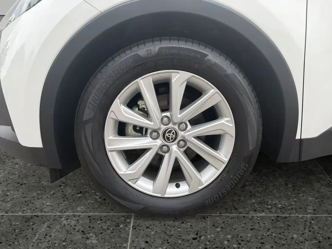 Toyota C-HR Hybrid - Thumbnail 14