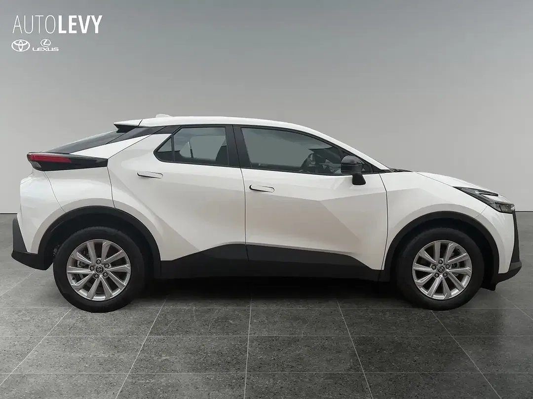 Toyota C-HR Hybrid - Thumbnail 6