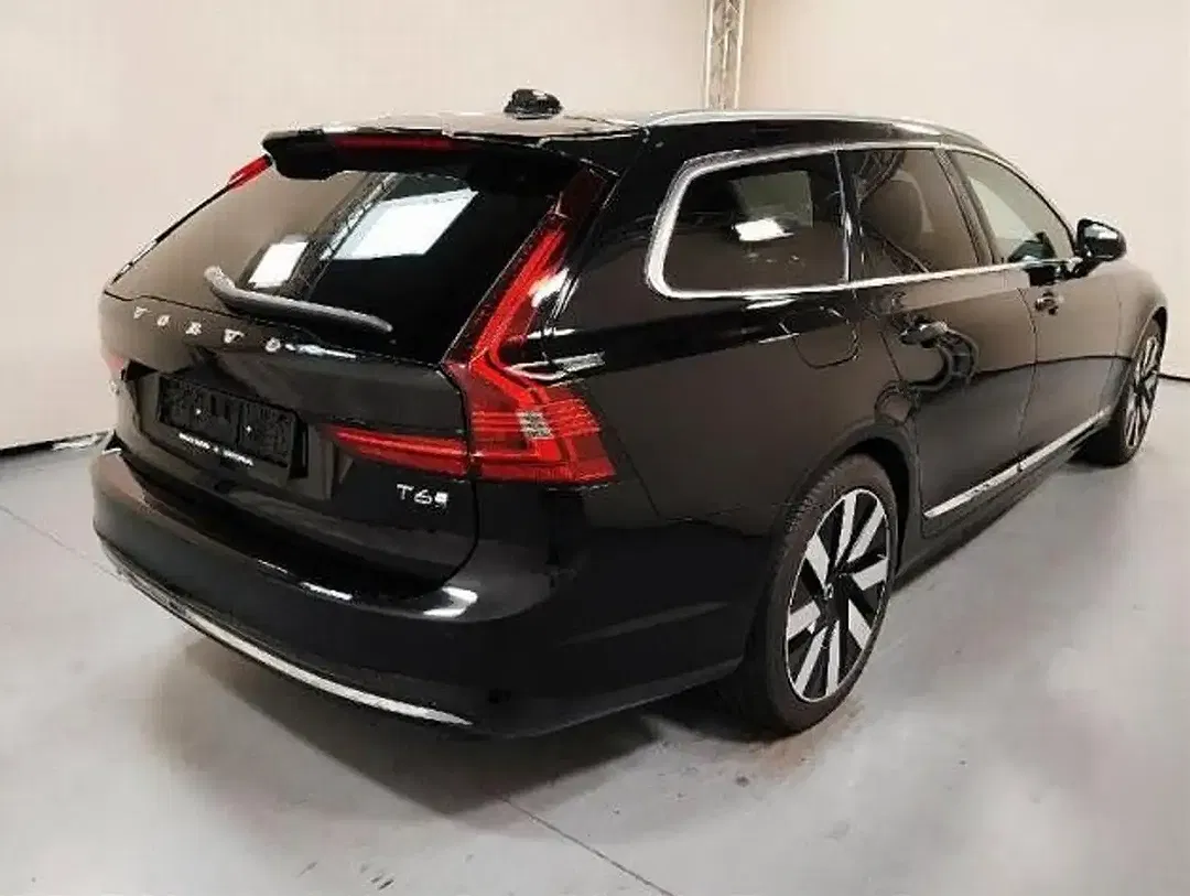 Volvo V90 T6 PHEV Hybrid AWD Recharge Core - Thumbnail 2