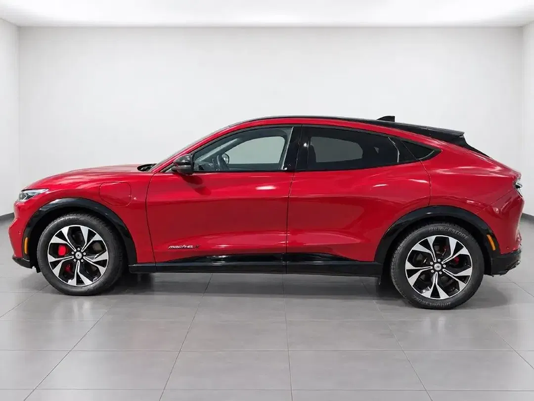 Ford Mustang Mach-E 4x4 - Thumbnail 7