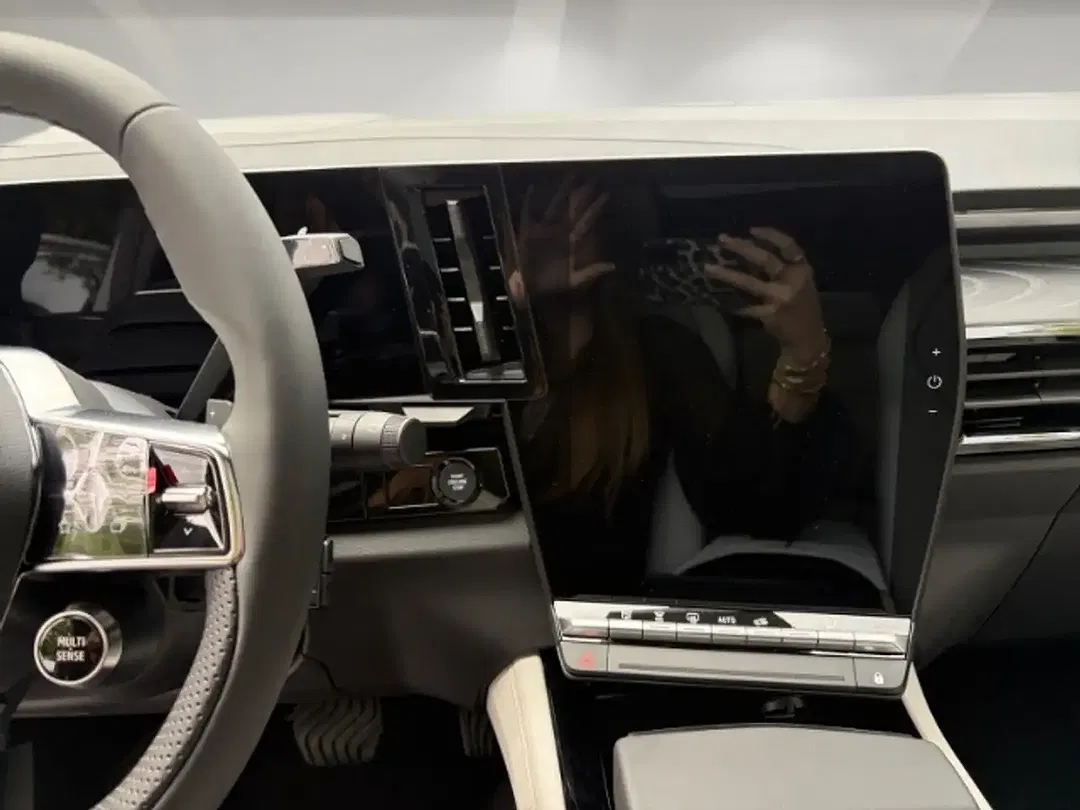 Renault Espace E-Tech Hybrid Iconic - Thumbnail 8